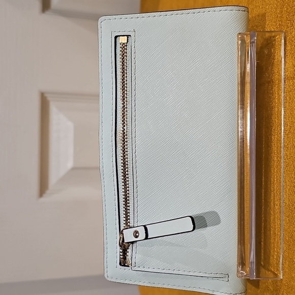 Kate Spade, Laurel Way Stacy Wallet, EUC - Picture 2 of 16